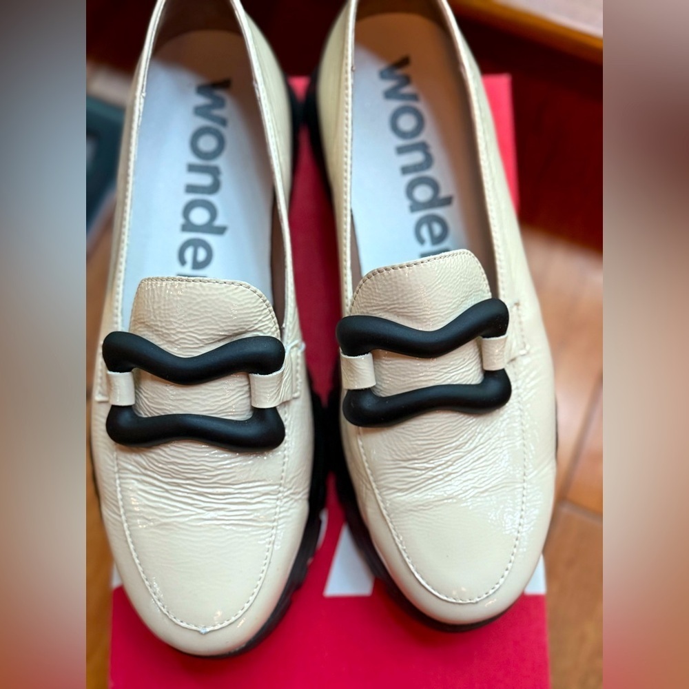 Wonders‎ platform Loafer A-2430 cream patent EU 39 (8-8.5)